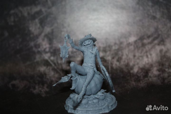 Фигурка из смолы 