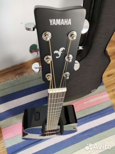 Электро акустическая гитара Yamaha fgx800c