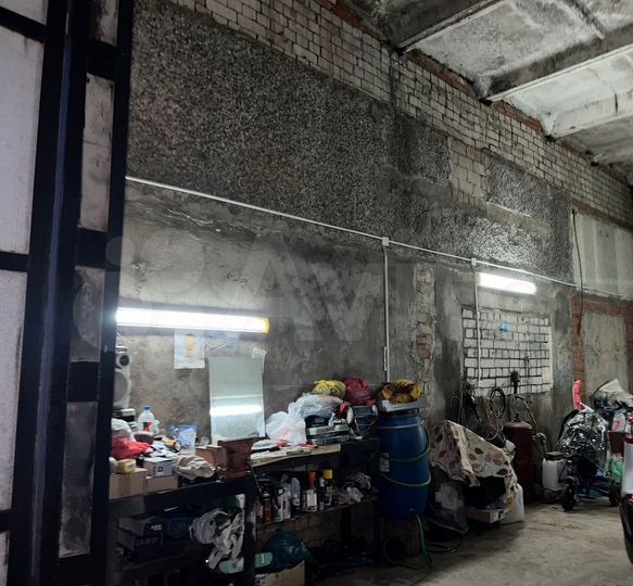 Гараж, > 30 м²