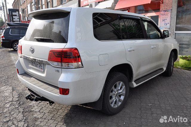 Фаркоп на toyota Land cruiser 200