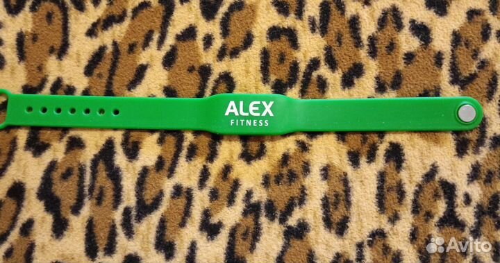 Абонемент в фитнес клуб с бассейном