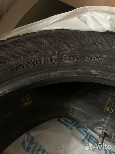 Yokohama Ice Guard IG65 215/55 R17 98T