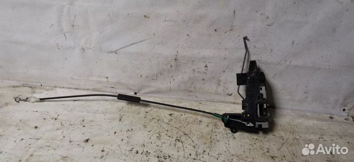 Замок двери передний правый Опель Astra H седан