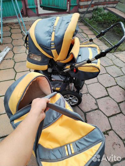 Прогулочная коляска