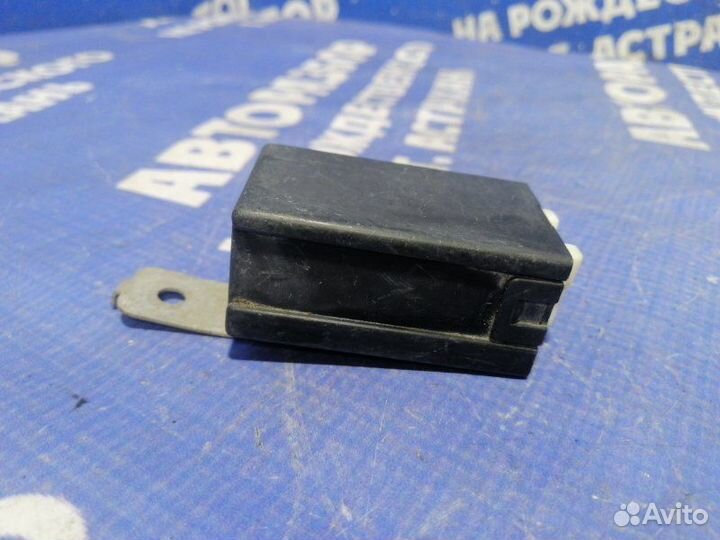 Реле Mitsubishi Pajero 3 внедорожник 2001