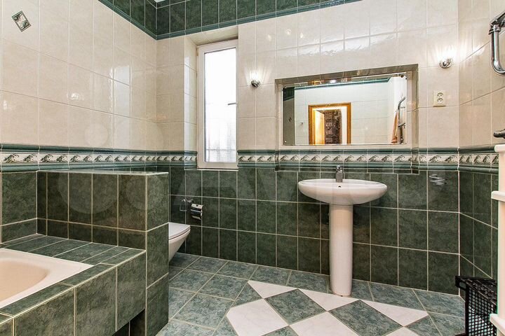 Дом 243,6 м² на участке 7,1 сот.