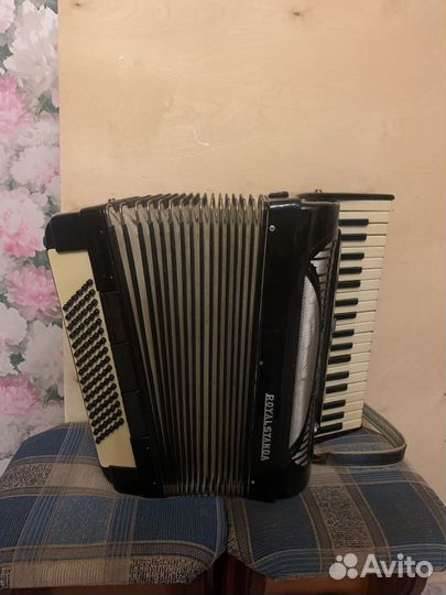 Аккордеон royal standard