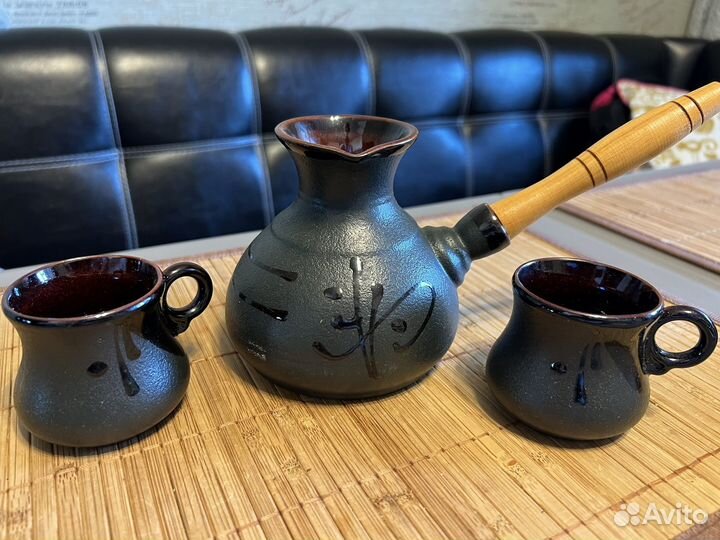 Кофейная турка и чашки