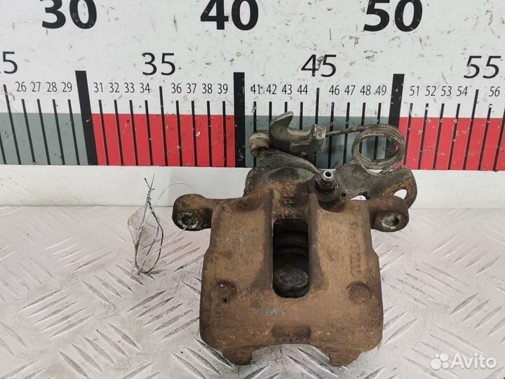 Суппорт задний правый для Volkswagen Passat 5