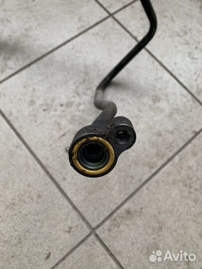 Трубка насоса кондиционера Вольво Хс90