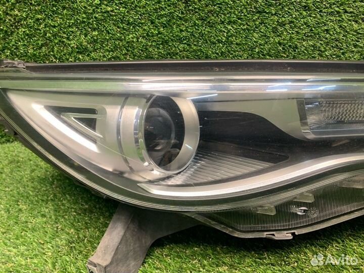 Фара правая FAW Besturn X40/Besturn X40 EV