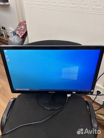 Монитор Philips 22 дюйма