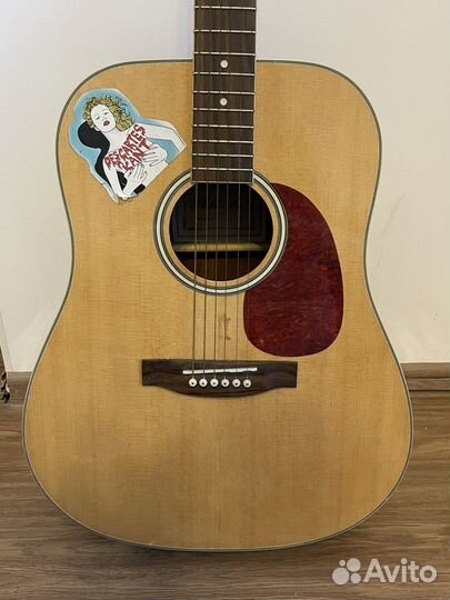 Акустическая гитара