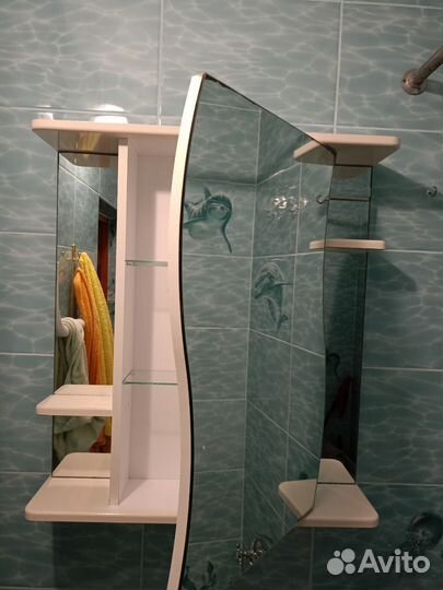 Зеркальный шкафчик для ванной