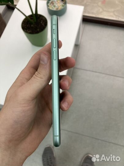 iPhone 11, 64 ГБ