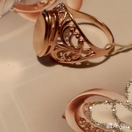 Новые золотые женские печатки СССР с бирками