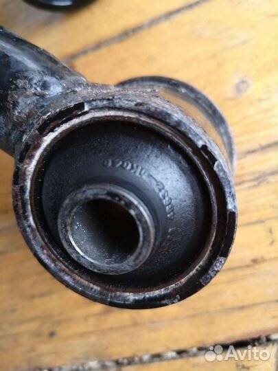 Верхние рычаги Toyota Hilux 7 Vigo до 2015г