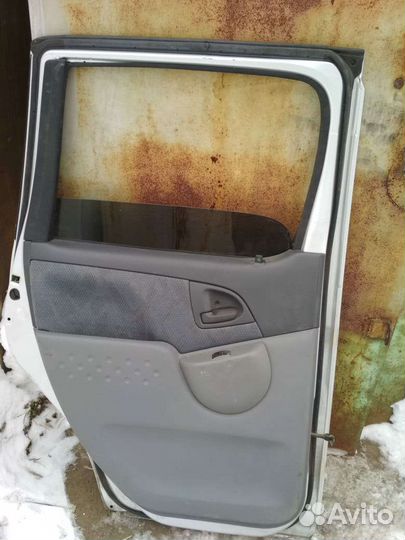 Дверь задняя левая Toyota FunCargo