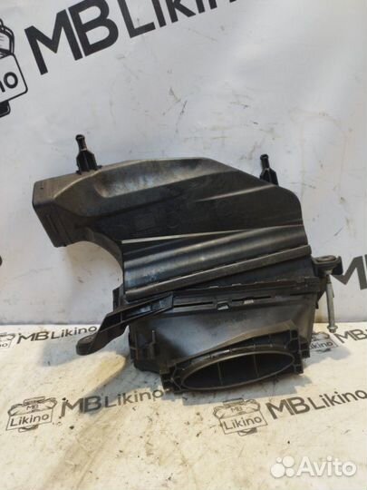 Корпус воздушного фильтра om642 левый Mercedes