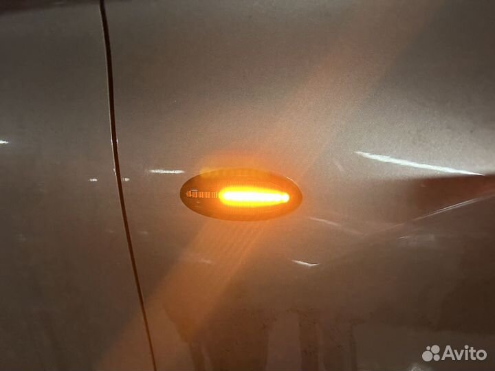 Динамический поворотник Nissan Qashqai J10