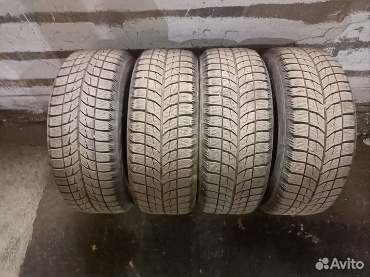 Bridgestone Blizzak WS-60 215/60 R16