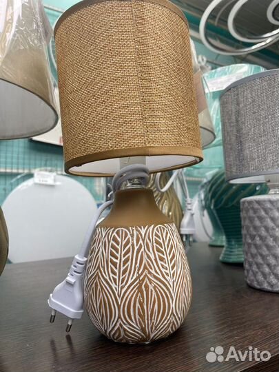 Лампа настольная
