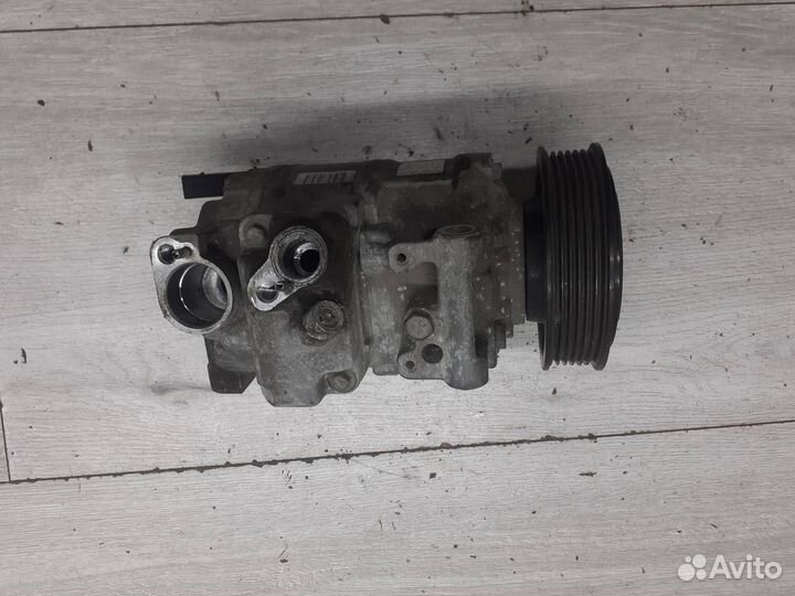 Компрессор кондиционера Volkswagen Jetta 5