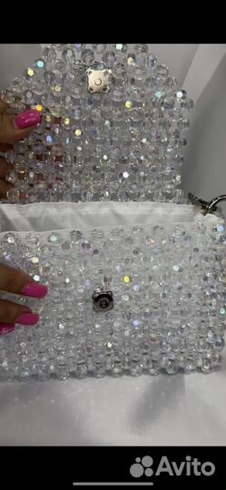 Сумочке из акриловых бусин