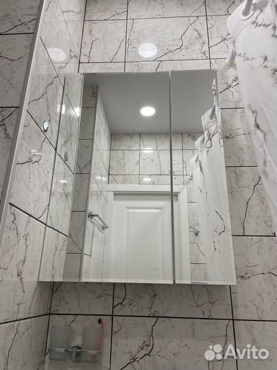 Шкаф-зеркало IKEA