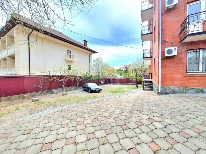 Дом 423,7 м² на участке 5,9 сот.