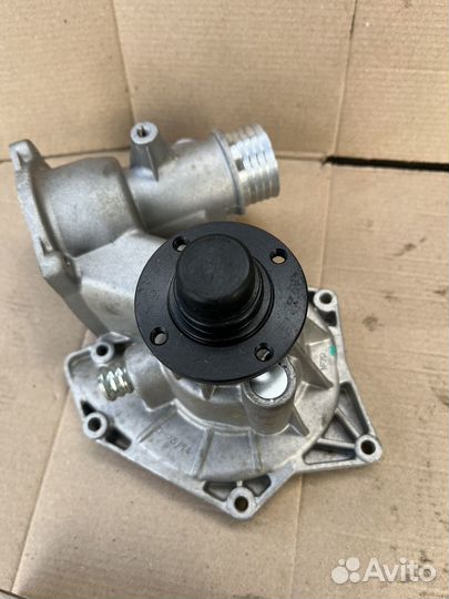 Помпа BMW E31/E38/E39, 3.5i-4.4i/ M62