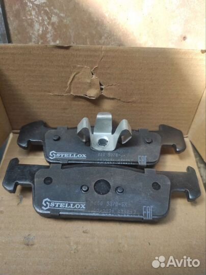 Тормозные колодки передние