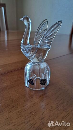 Статуэтка лебедь