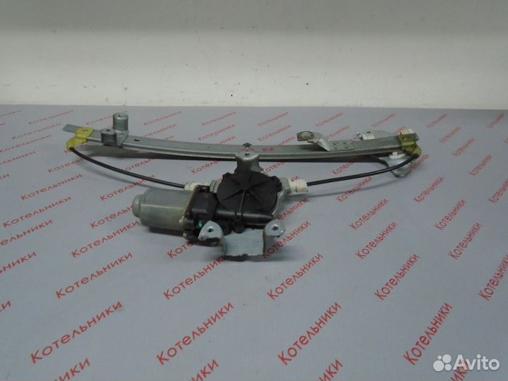 Nissan 82700-AV610 Стеклоподьемник задний правый