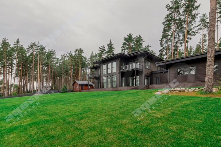 Коттедж 535 м² на участке 30 сот.