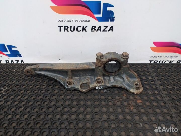 Кронштейн пневморессоры правый