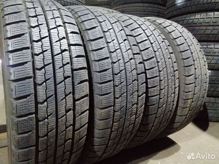 Goodyear Ice Navi Zea II 215/60 R17