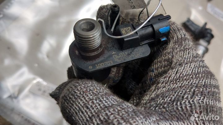 Форсунка топливная Land Rover Freelander 2, 2010