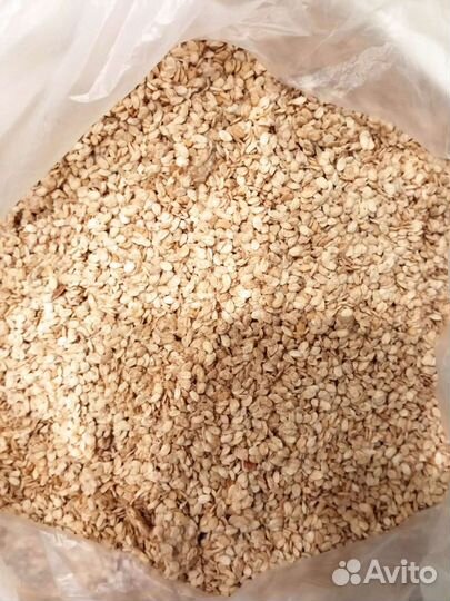 Жмых льна, кунжута, конопли и черного тмина