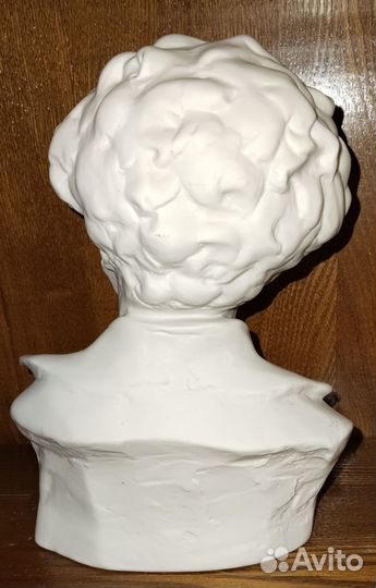 Бюст Пушкина лфз