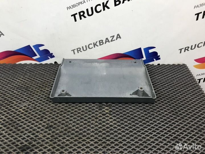 Спойлер кабины нижний левый Daf XF105