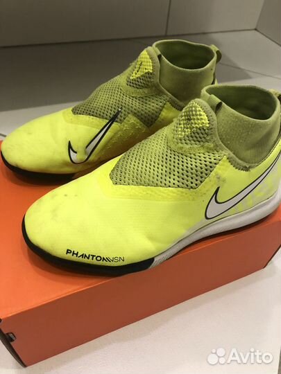 Футбольные бутсы nike