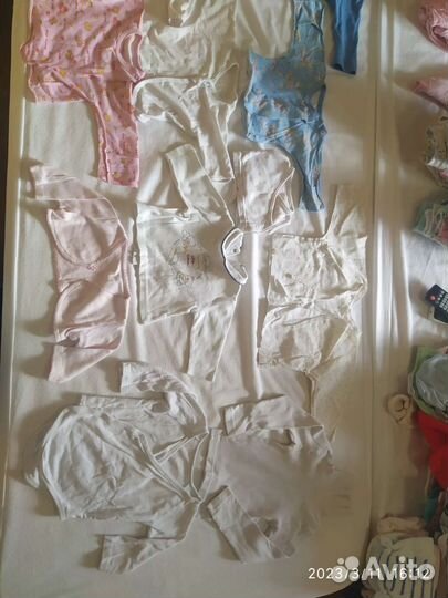 Пакетом детские вещи от 0 до 6 месяцев