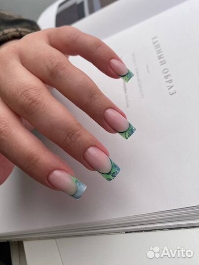 Услуги маникюра и педикюра