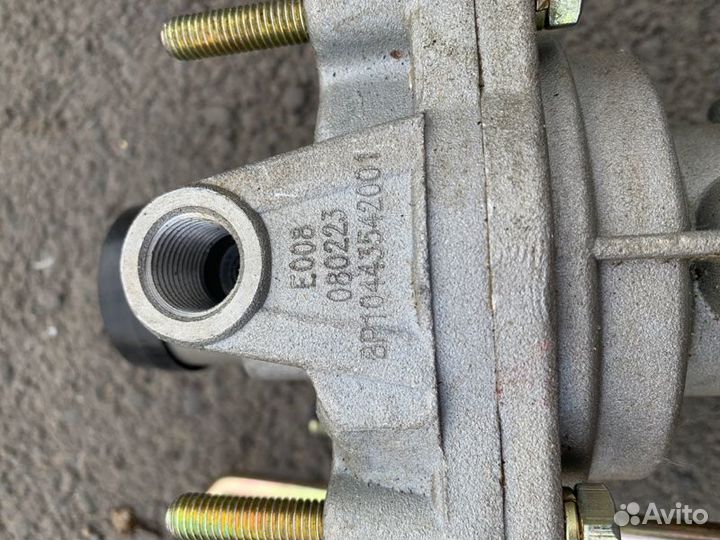 Клапан тормозной