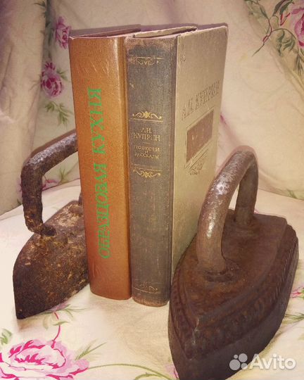 Утюги старинные для винтажного интерьера