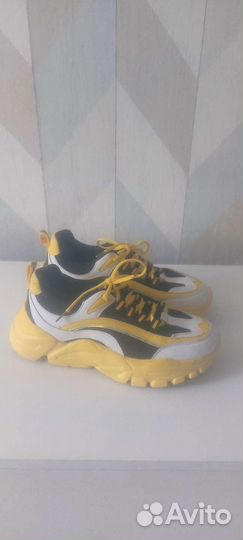 Кроссовки женские 39 размер