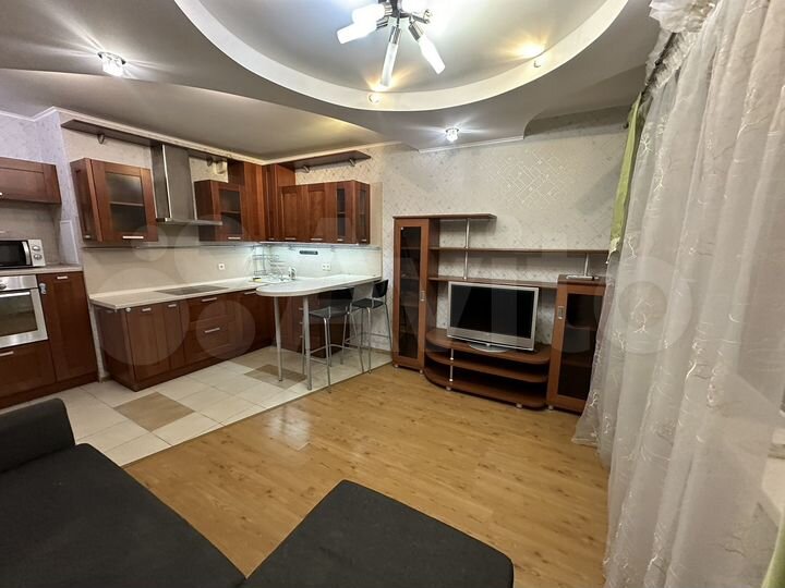 2-к. квартира, 73 м², 13/17 эт.