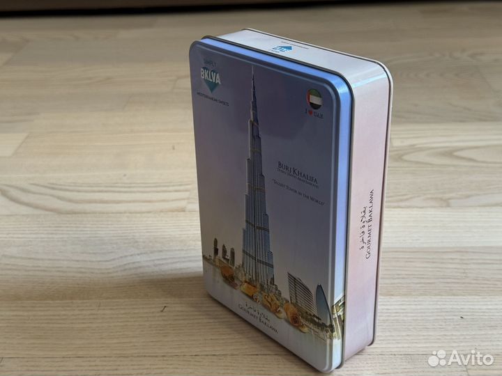 Жестяная коробка шкатулка