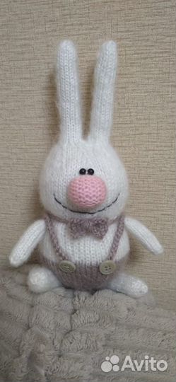 Вязаный заяц